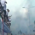 The bus with Inter players leaving San Siro: Milan celebrating